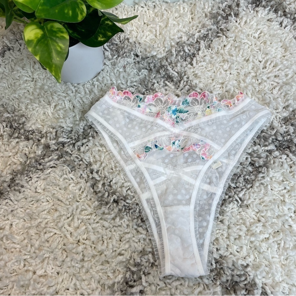 NWOT FOR LOVE & LEMONS High Waisted Floral Outline Panty White XXS - Picture 9 of 11